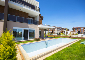 فيلا 5 + 1 في مجمع في يشلباهير دوشيميتي