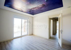 فيلا 5 + 1 في مجمع في يشلباهير دوشيميتي