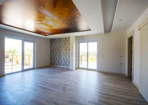 فيلا 5 + 1 في مجمع في يشلباهير دوشيميتي