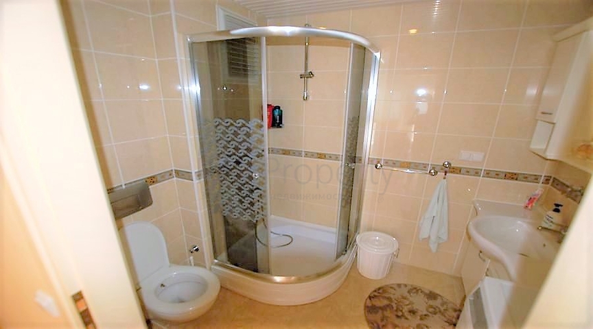 شقة عائلية مفروشة - ضمن مجمع سكني - في منطقة اوبا المركزية / الانيا 