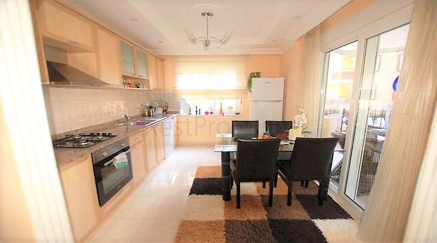 شقة عائلية مفروشة - ضمن مجمع سكني - في منطقة اوبا المركزية / الانيا 