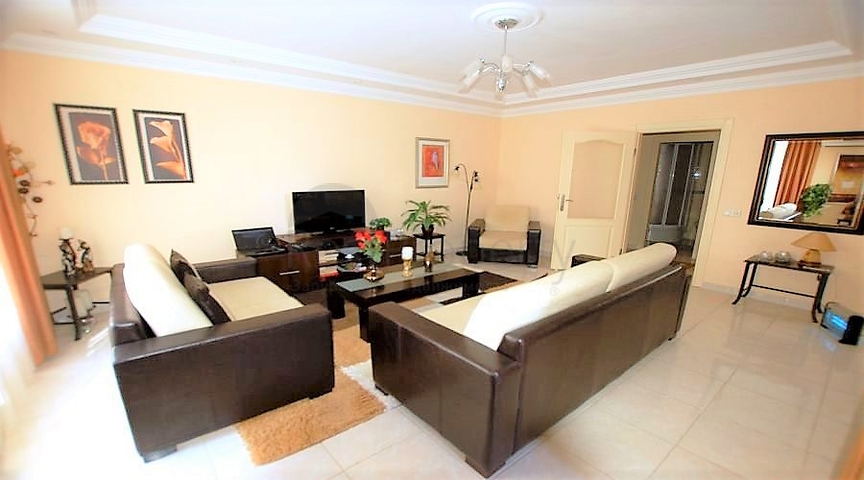 شقة عائلية مفروشة - ضمن مجمع سكني - في منطقة اوبا المركزية / الانيا 