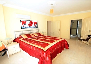 شقة عائلية مفروشة - ضمن مجمع سكني - في منطقة اوبا المركزية / الانيا 