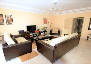 شقة عائلية مفروشة - ضمن مجمع سكني - في منطقة اوبا المركزية / الانيا 