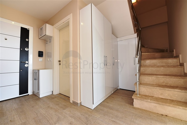 دوبلكس فاخرة - اربع غرف وصالة - اطلالة بحر- في منطقة كاستل / الانيا 