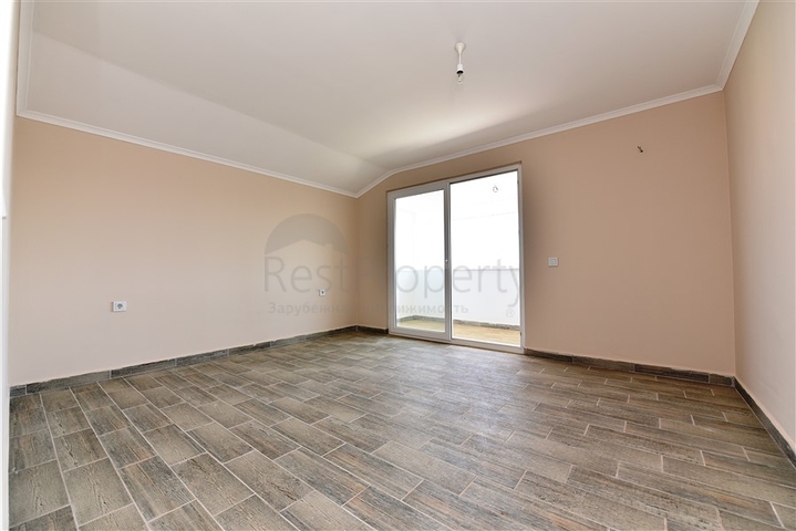 دوبلكس فاخرة - اربع غرف وصالة - اطلالة بحر- في منطقة كاستل / الانيا 