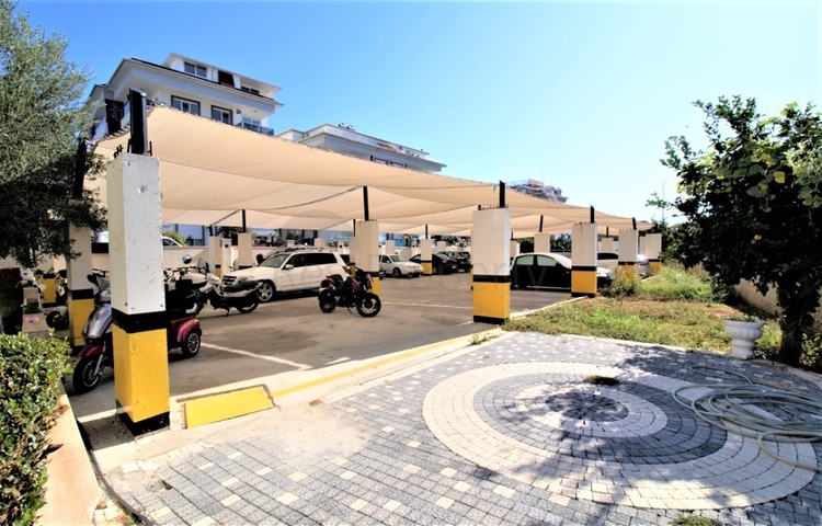 دوبلكس فاخرة - اربع غرف وصالة - اطلالة بحر- في منطقة كاستل / الانيا 