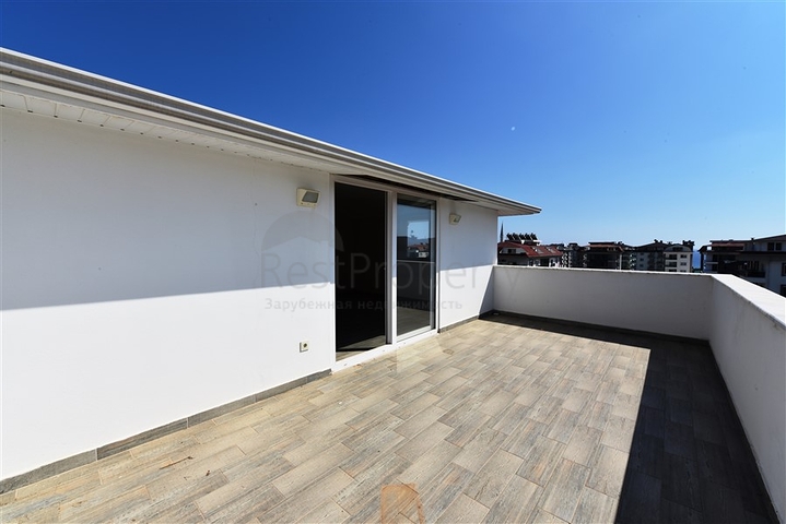 دوبلكس فاخرة - اربع غرف وصالة - اطلالة بحر- في منطقة كاستل / الانيا 