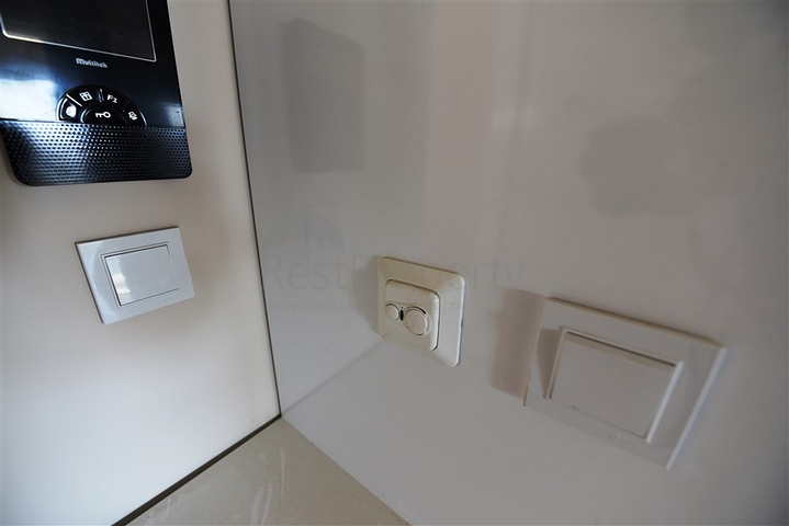 دوبلكس فاخرة - اربع غرف وصالة - اطلالة بحر- في منطقة كاستل / الانيا 