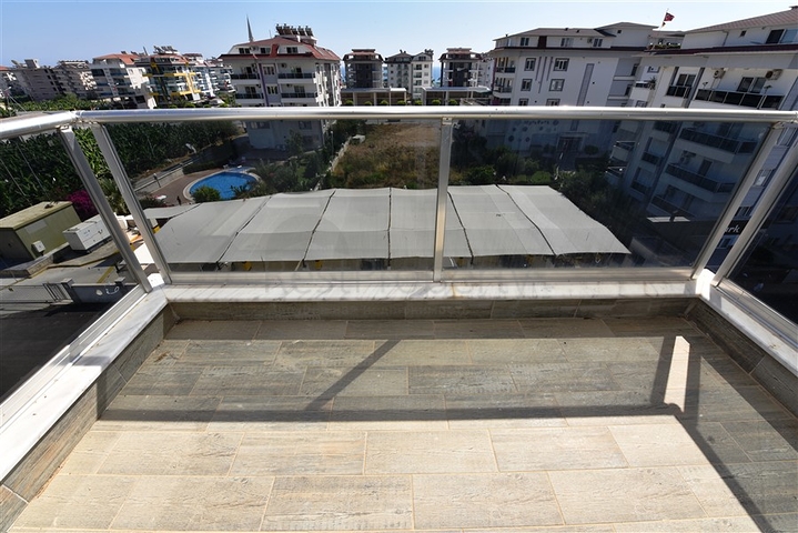 دوبلكس فاخرة - اربع غرف وصالة - اطلالة بحر- في منطقة كاستل / الانيا 