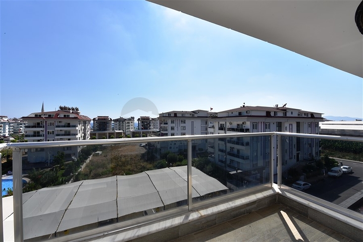 دوبلكس فاخرة - اربع غرف وصالة - اطلالة بحر- في منطقة كاستل / الانيا 