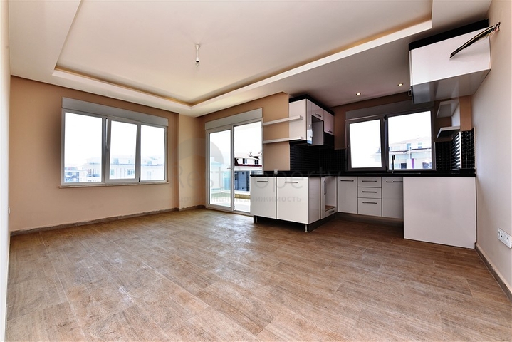 دوبلكس فاخرة - اربع غرف وصالة - اطلالة بحر- في منطقة كاستل / الانيا 