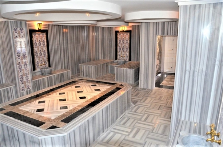 دوبلكس فاخرة - اربع غرف وصالة - اطلالة بحر- في منطقة كاستل / الانيا 