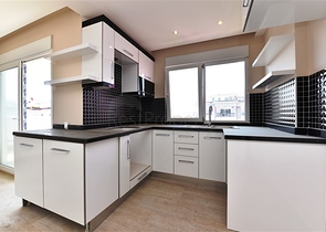 دوبلكس فاخرة - اربع غرف وصالة - اطلالة بحر- في منطقة كاستل / الانيا 