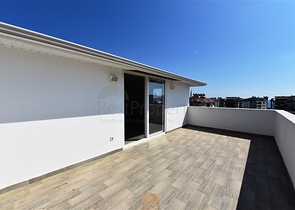 دوبلكس فاخرة - اربع غرف وصالة - اطلالة بحر- في منطقة كاستل / الانيا 