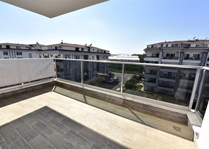 دوبلكس فاخرة - اربع غرف وصالة - اطلالة بحر- في منطقة كاستل / الانيا 