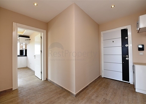 دوبلكس فاخرة - اربع غرف وصالة - اطلالة بحر- في منطقة كاستل / الانيا 