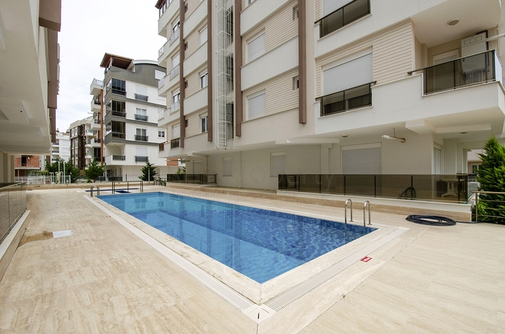 شقة بغرفة نوم واحدة مع أثاث في ليمان كونيالتي