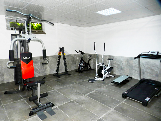 شقة بغرفة نوم واحدة مع أثاث في ليمان كونيالتي