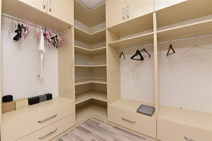 دوبلكس فاخر - تصميم 3 غرف وصالة - قريبة من مطار غازي باشا / الانيا 