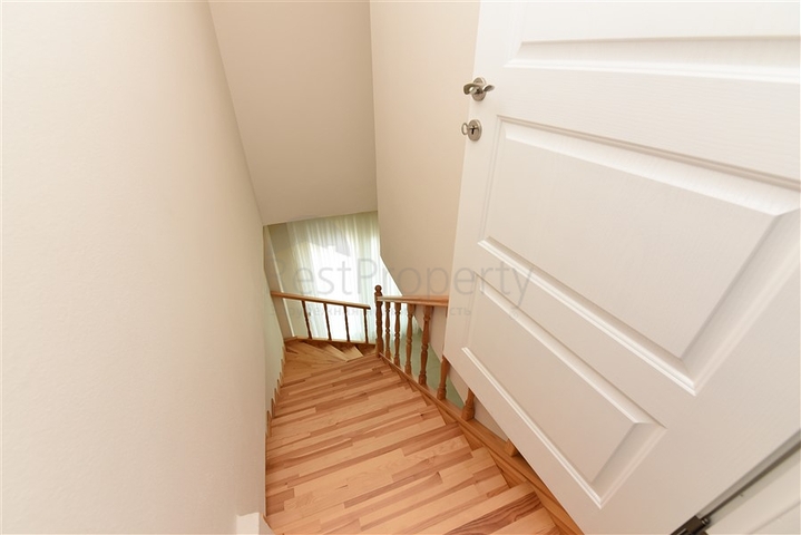 دوبلكس فاخر - تصميم 3 غرف وصالة - قريبة من مطار غازي باشا / الانيا 