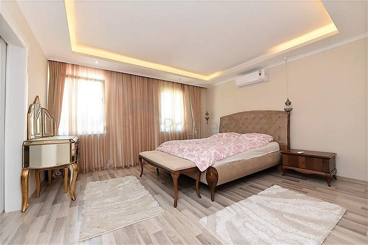 دوبلكس فاخر - تصميم 3 غرف وصالة - قريبة من مطار غازي باشا / الانيا 