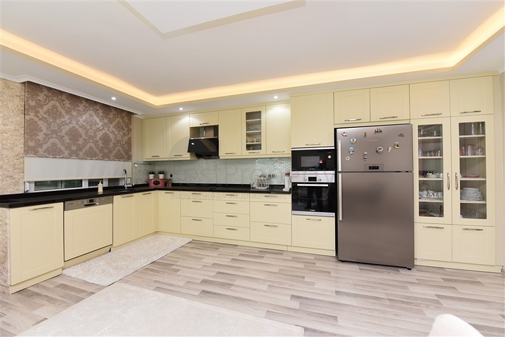 دوبلكس فاخر - تصميم 3 غرف وصالة - قريبة من مطار غازي باشا / الانيا 