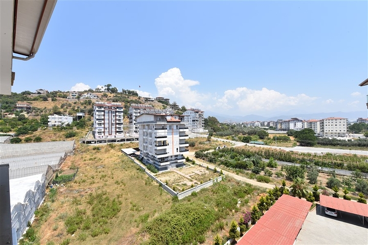 دوبلكس فاخر - تصميم 3 غرف وصالة - قريبة من مطار غازي باشا / الانيا 