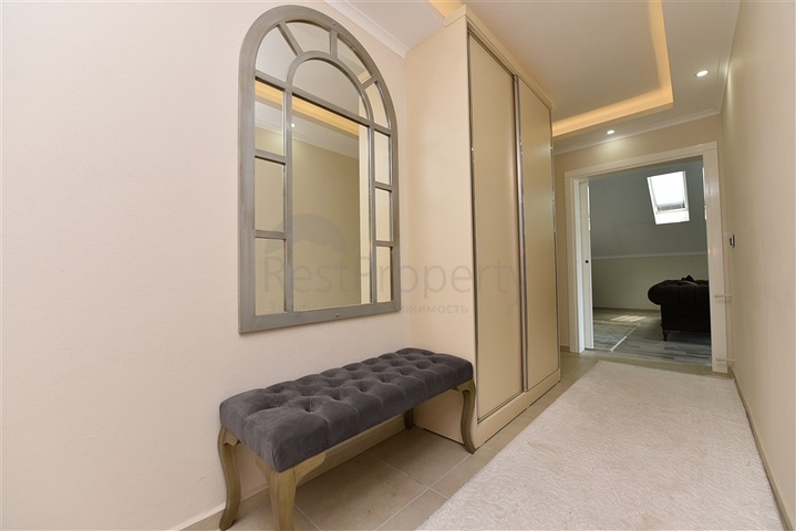 دوبلكس فاخر - تصميم 3 غرف وصالة - قريبة من مطار غازي باشا / الانيا 