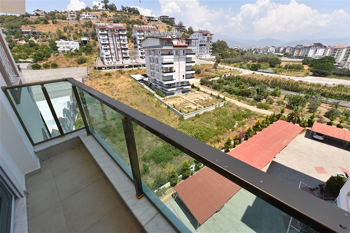 دوبلكس فاخر - تصميم 3 غرف وصالة - قريبة من مطار غازي باشا / الانيا 