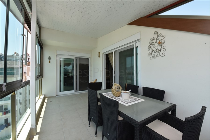 دوبلكس فاخر - تصميم 3 غرف وصالة - قريبة من مطار غازي باشا / الانيا 