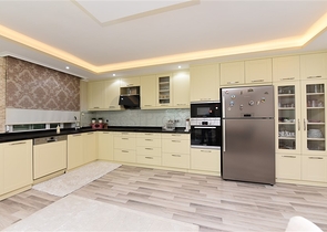 دوبلكس فاخر - تصميم 3 غرف وصالة - قريبة من مطار غازي باشا / الانيا 