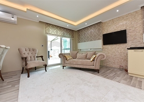 دوبلكس فاخر - تصميم 3 غرف وصالة - قريبة من مطار غازي باشا / الانيا 