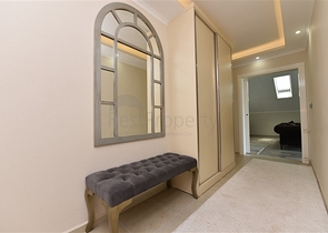 دوبلكس فاخر - تصميم 3 غرف وصالة - قريبة من مطار غازي باشا / الانيا 