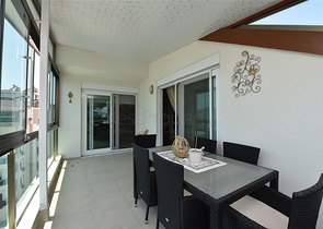 دوبلكس فاخر - تصميم 3 غرف وصالة - قريبة من مطار غازي باشا / الانيا 