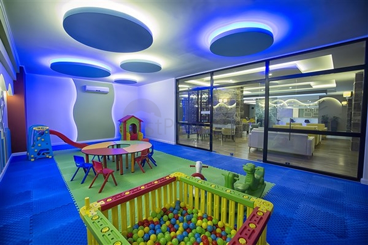 شقة عائلة - مطبخ منفصل - مجمع فاخر - في توسمور / الانيا 