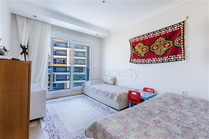 شقة عائلة - مطبخ منفصل - مجمع فاخر - في توسمور / الانيا 