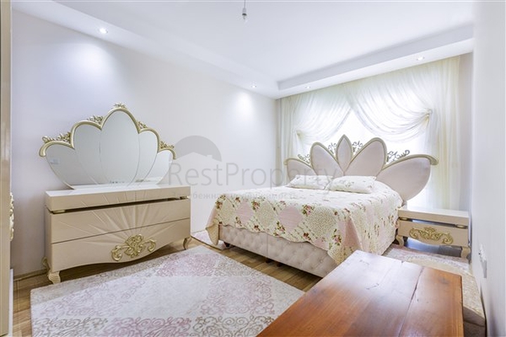 شقة عائلة - مطبخ منفصل - مجمع فاخر - في توسمور / الانيا 