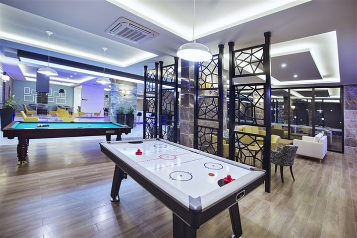 شقة عائلة - مطبخ منفصل - مجمع فاخر - في توسمور / الانيا 