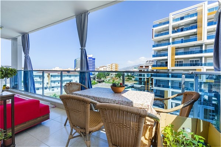 شقة عائلة - مطبخ منفصل - مجمع فاخر - في توسمور / الانيا 