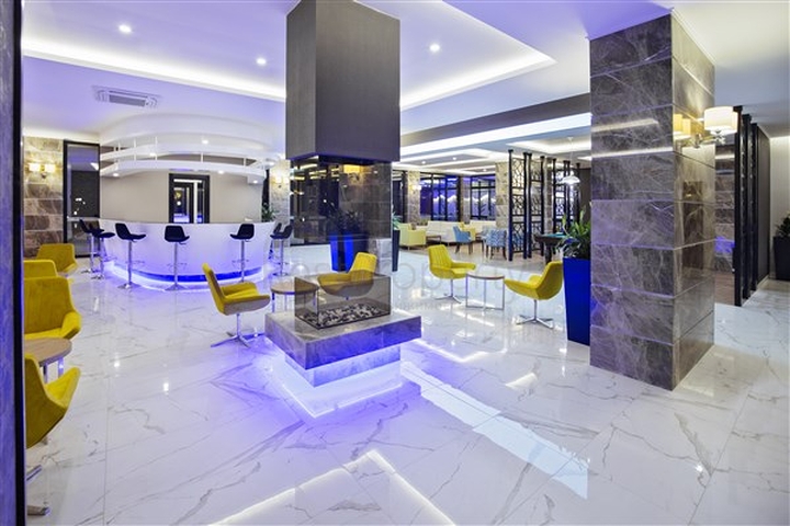 شقة عائلة - مطبخ منفصل - مجمع فاخر - في توسمور / الانيا 