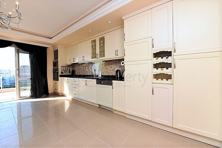 ضمن اول صف على البحر - دوبلكس 3 غرف نوم وصالة - مهموتلار / الانيا 