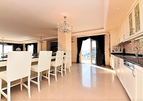 ضمن اول صف على البحر - دوبلكس 3 غرف نوم وصالة - مهموتلار / الانيا 