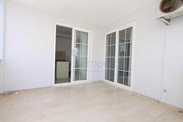 شقق عائلية واسعة -ضمن  مجمع سكني في منطقة توسمور / الانيا 