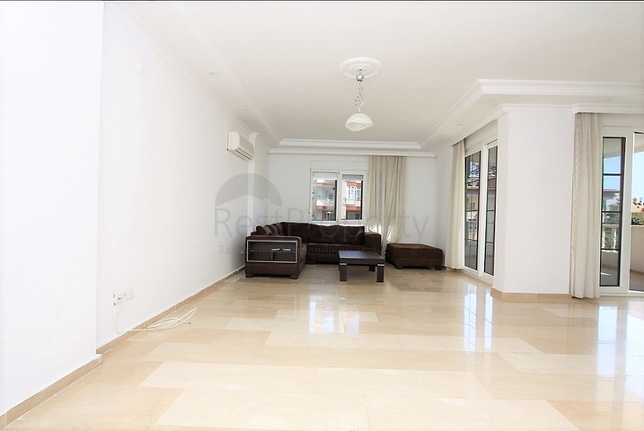 شقق عائلية واسعة -ضمن  مجمع سكني في منطقة توسمور / الانيا 