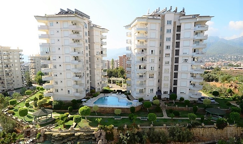 شقق عائلية واسعة -ضمن  مجمع سكني في منطقة توسمور / الانيا 