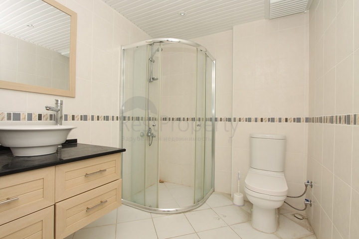 شقق عائلية واسعة -ضمن  مجمع سكني في منطقة توسمور / الانيا 