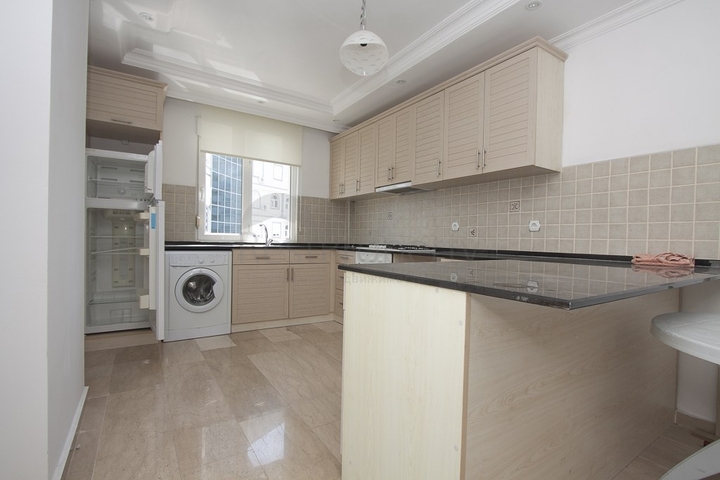 شقق عائلية واسعة -ضمن  مجمع سكني في منطقة توسمور / الانيا 