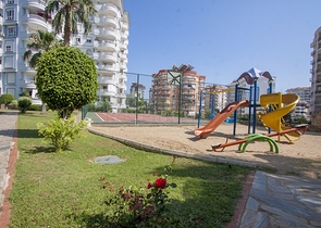 شقق عائلية واسعة -ضمن  مجمع سكني في منطقة توسمور / الانيا 