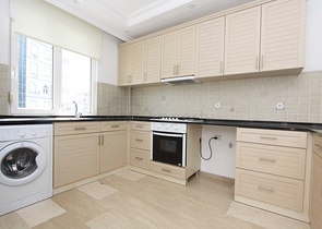 شقق عائلية واسعة -ضمن  مجمع سكني في منطقة توسمور / الانيا 